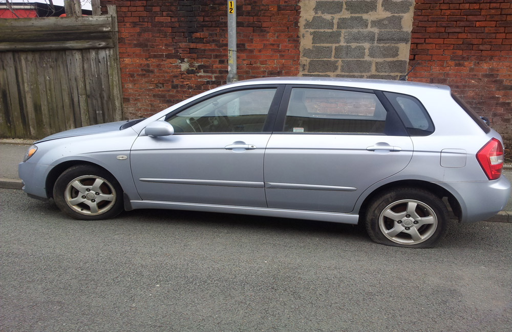 Kia Cerato LX CRDI Door window glass passenger side rear